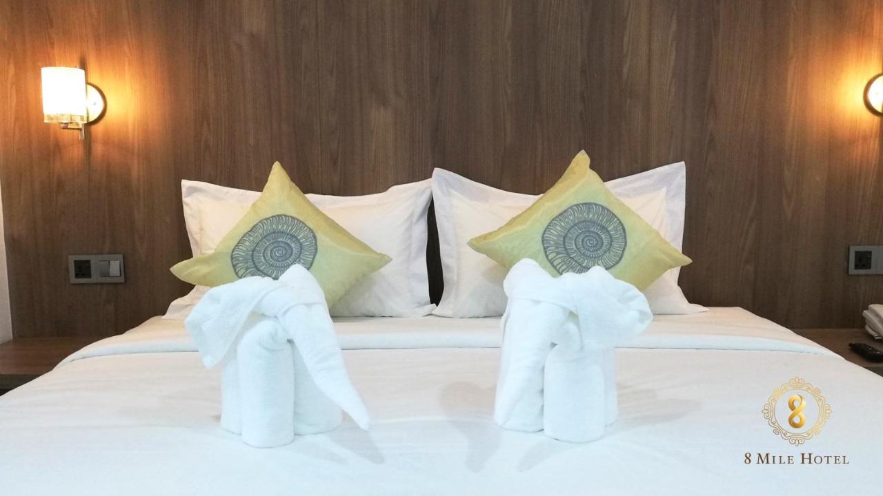 8 Mile Hotel Янгон Экстерьер фото